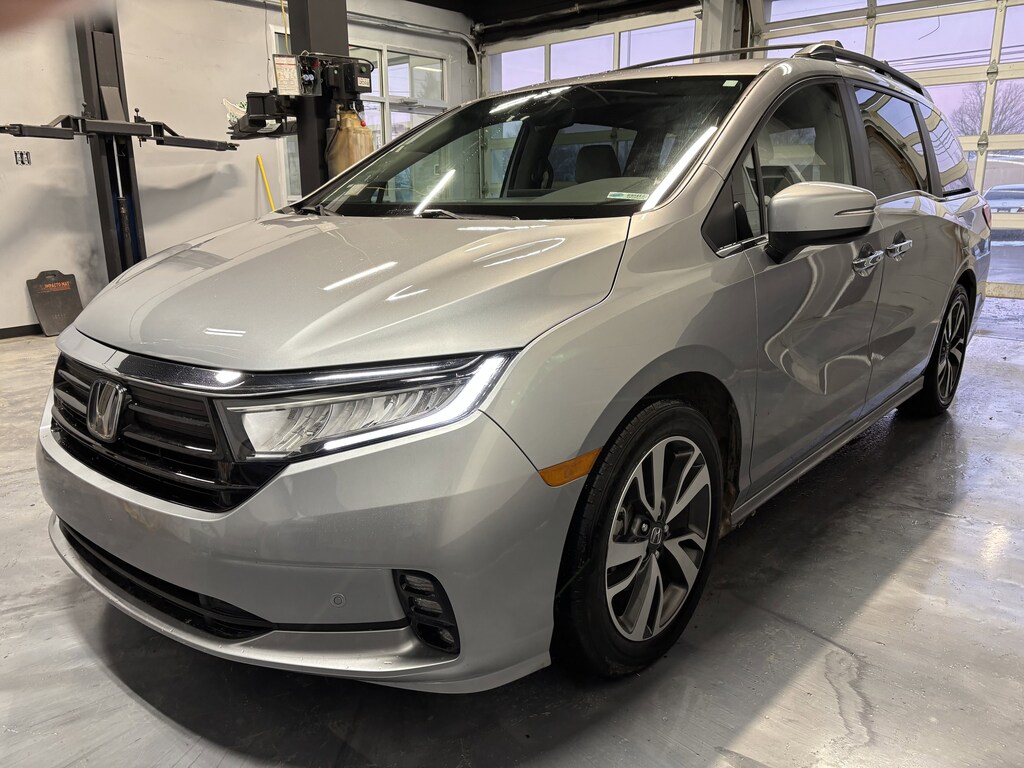 Used 2024 Honda Odyssey Touring Van