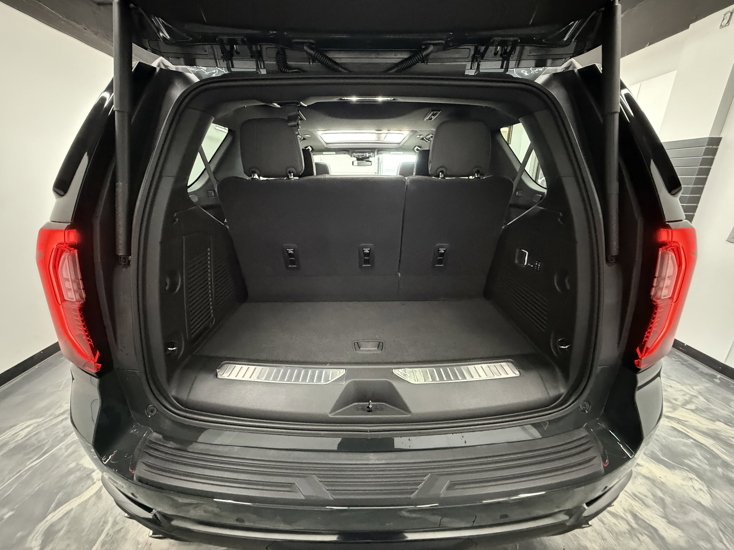 2026 GMC Yukon AT4 - Photo 31
