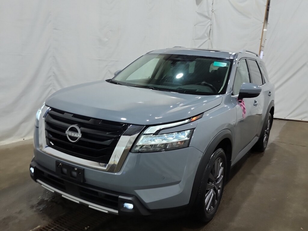 Used 2023 Nissan Pathfinder SL SUV