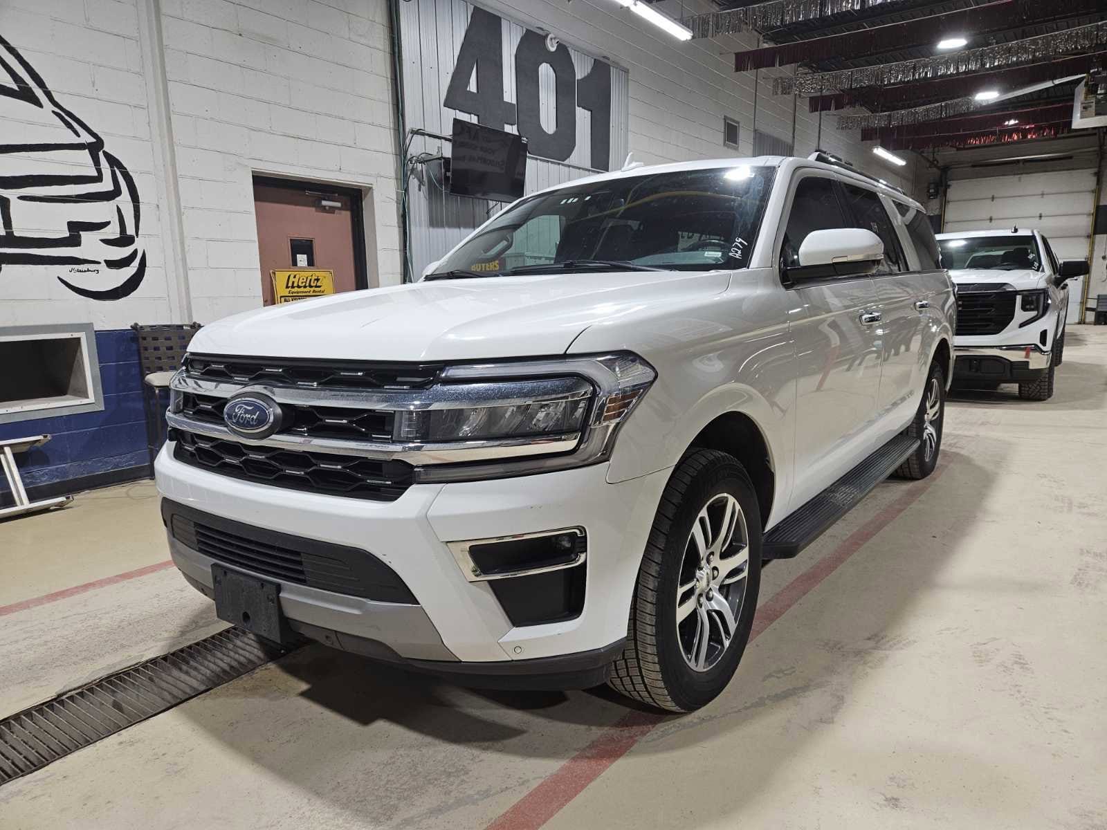 2024 Ford Expedition Limited's photo