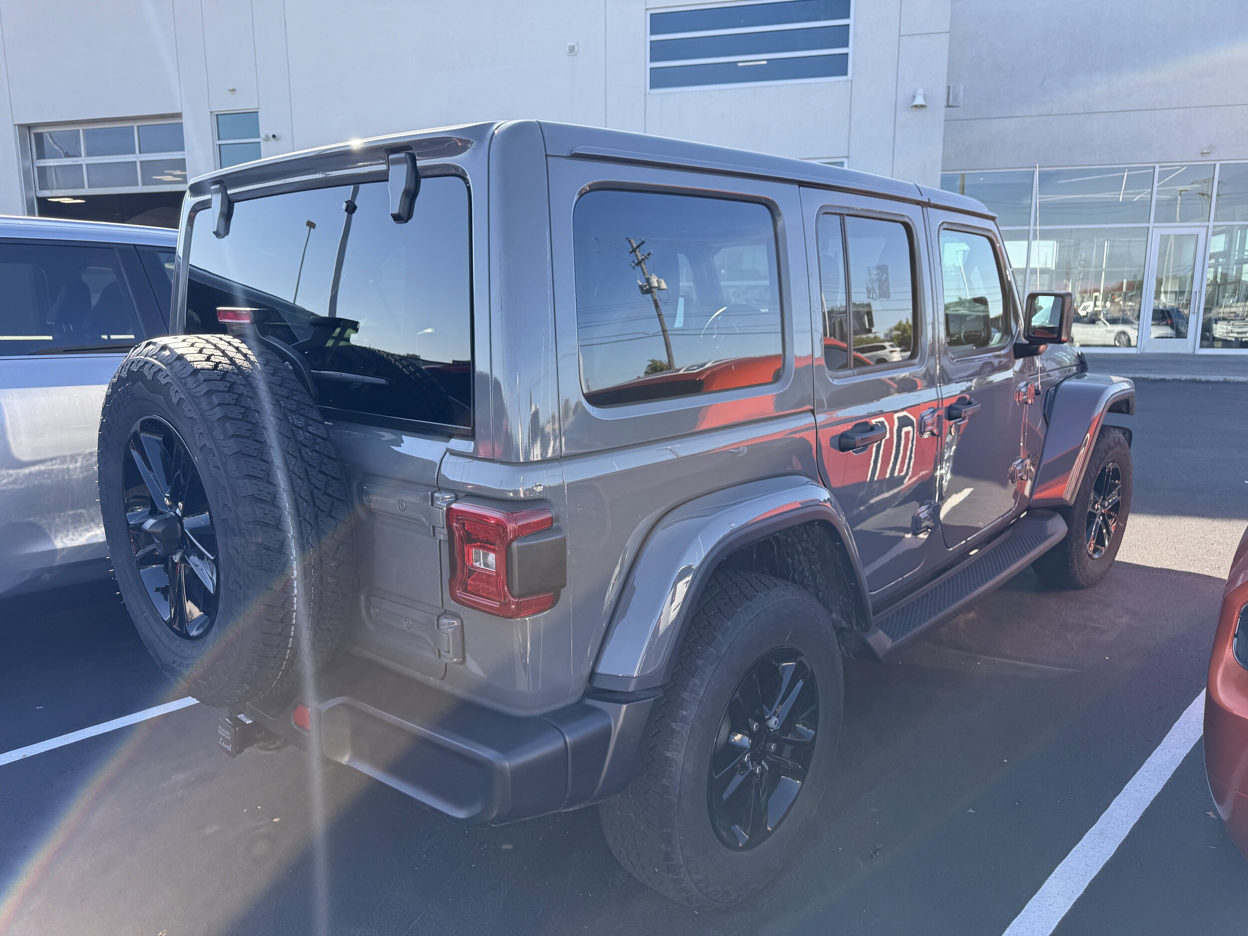 2022 Jeep Wrangler Unlimited Sahara Altitude photo 2