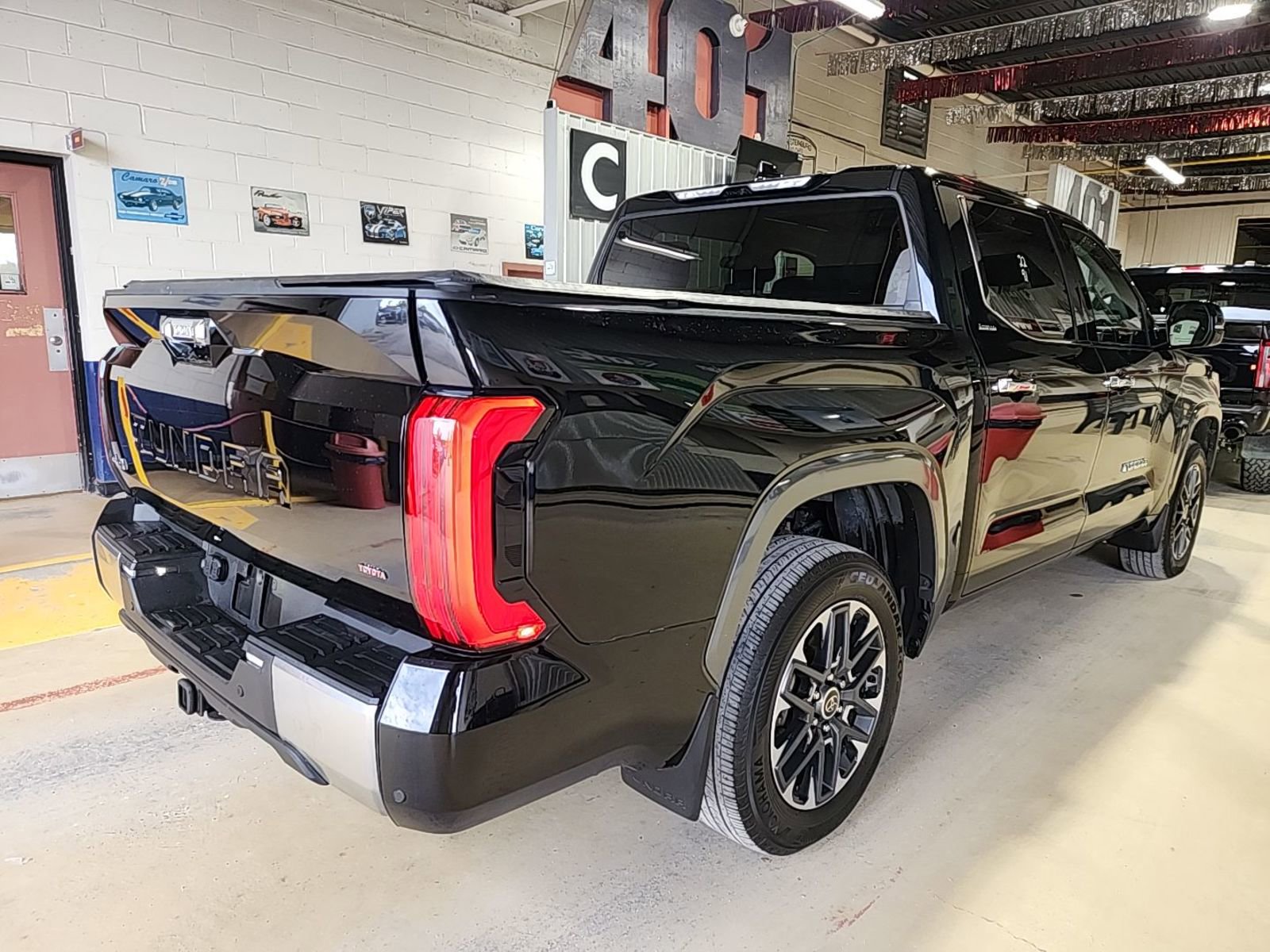 2022 Toyota Tundra Limited photo 2