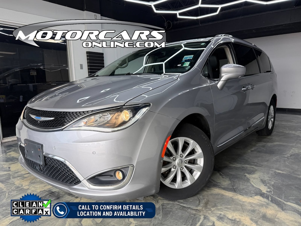 Used 2018 Chrysler Pacifica Touring L Van