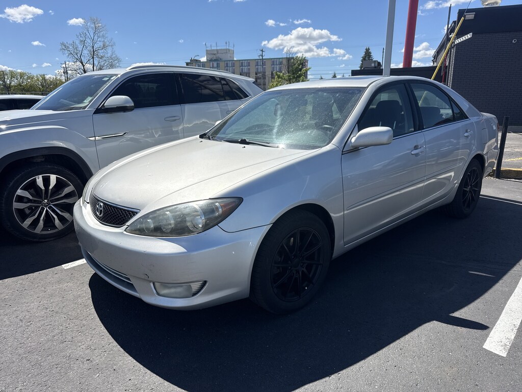 Used 2005 Toyota Camry SE Sedan