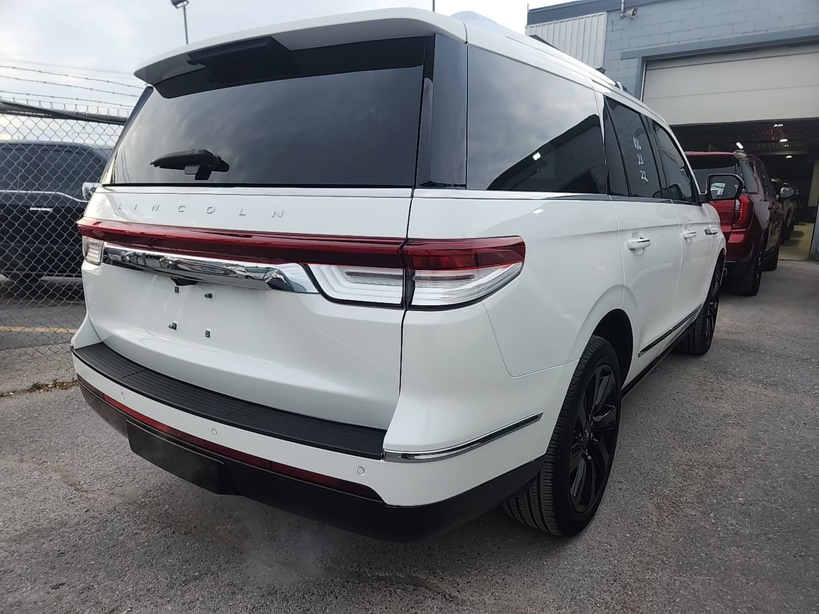 2023 Lincoln Navigator Reserve photo 2