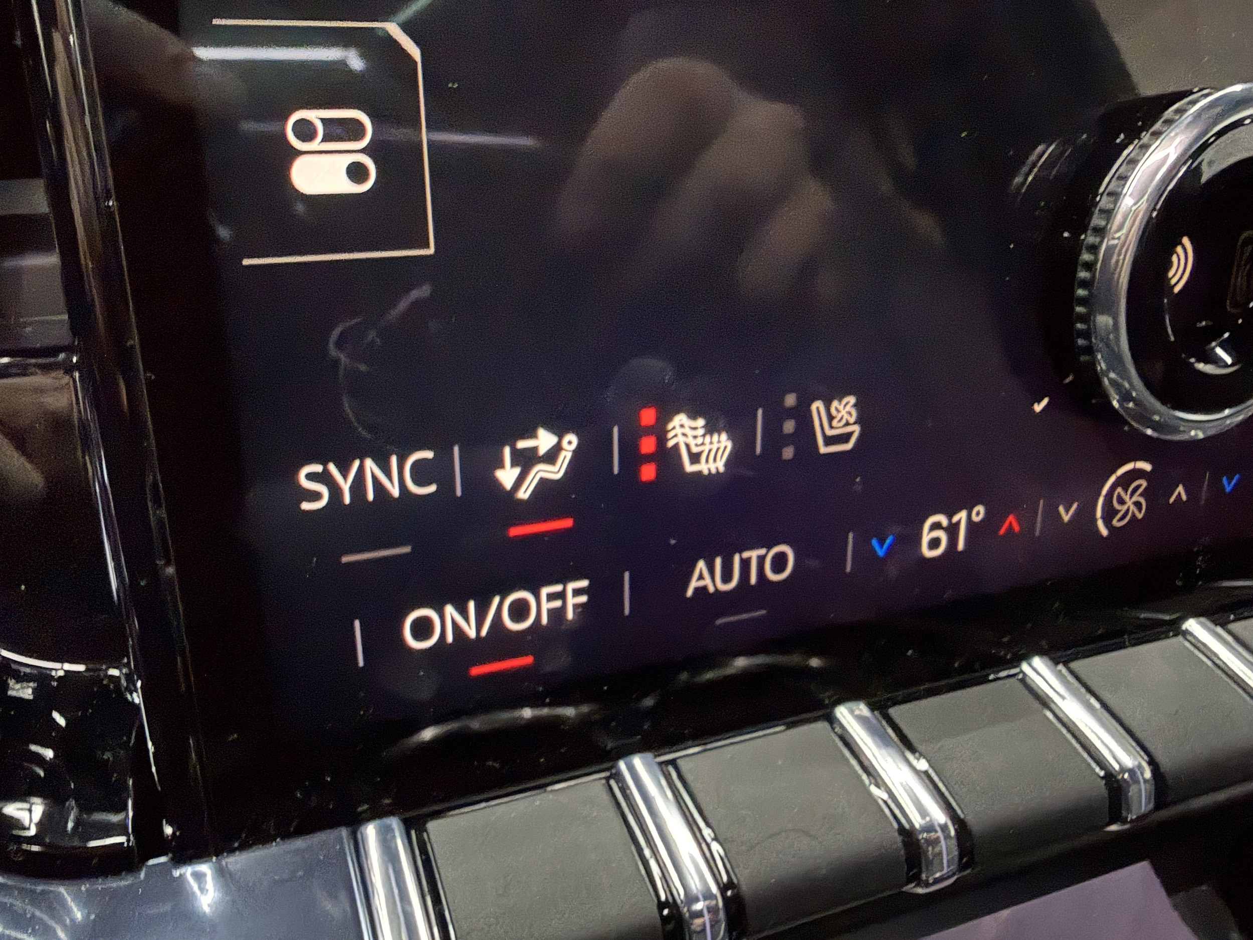 2026 GMC Yukon AT4 - Photo 21