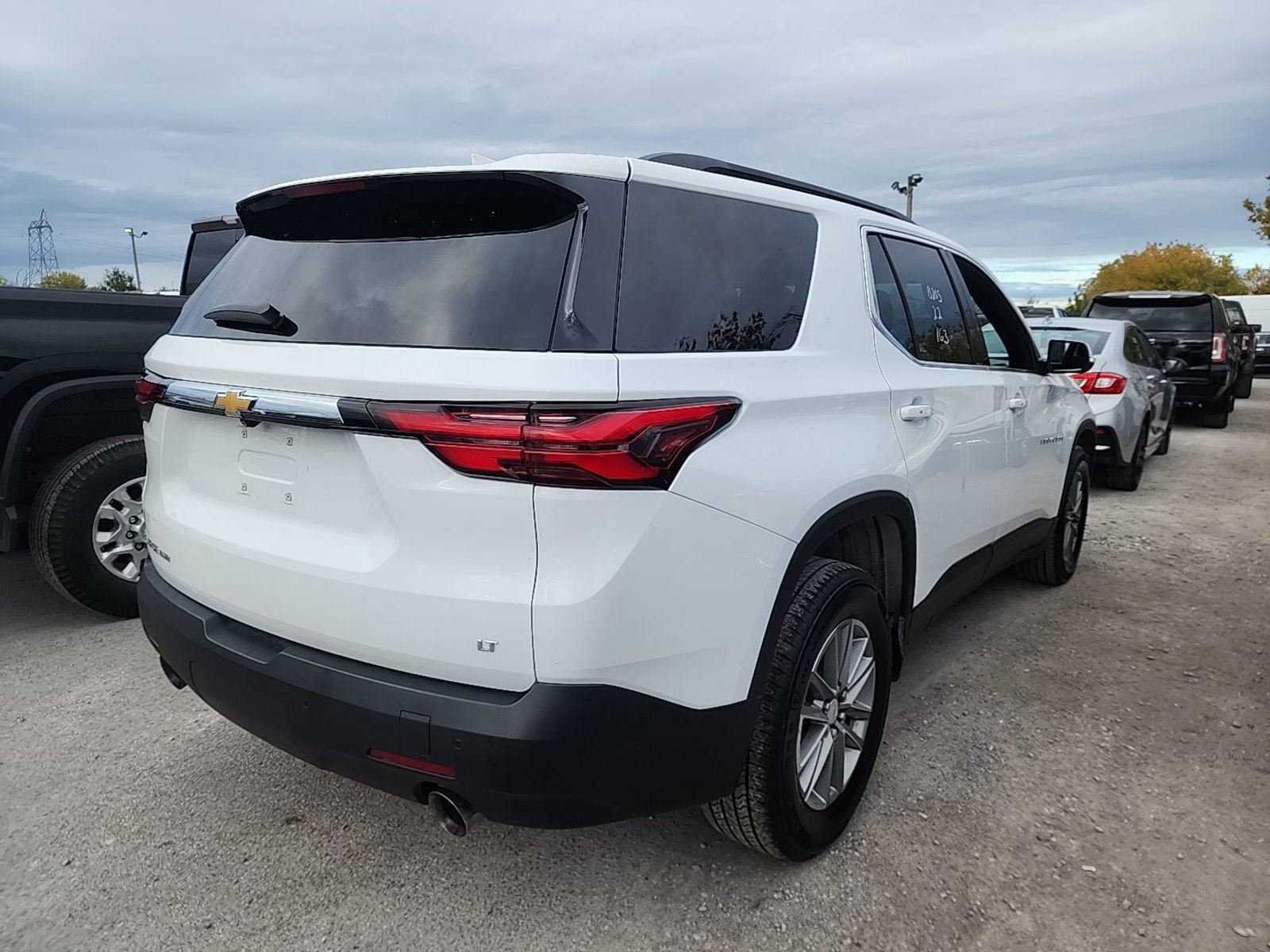 2022 Chevrolet Traverse Cloth photo 2