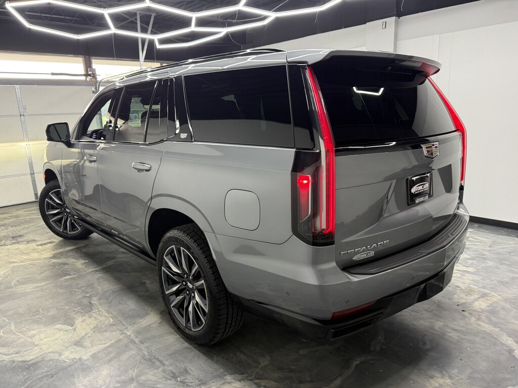 Used 2023 Cadillac Escalade 4WD Sport SUV