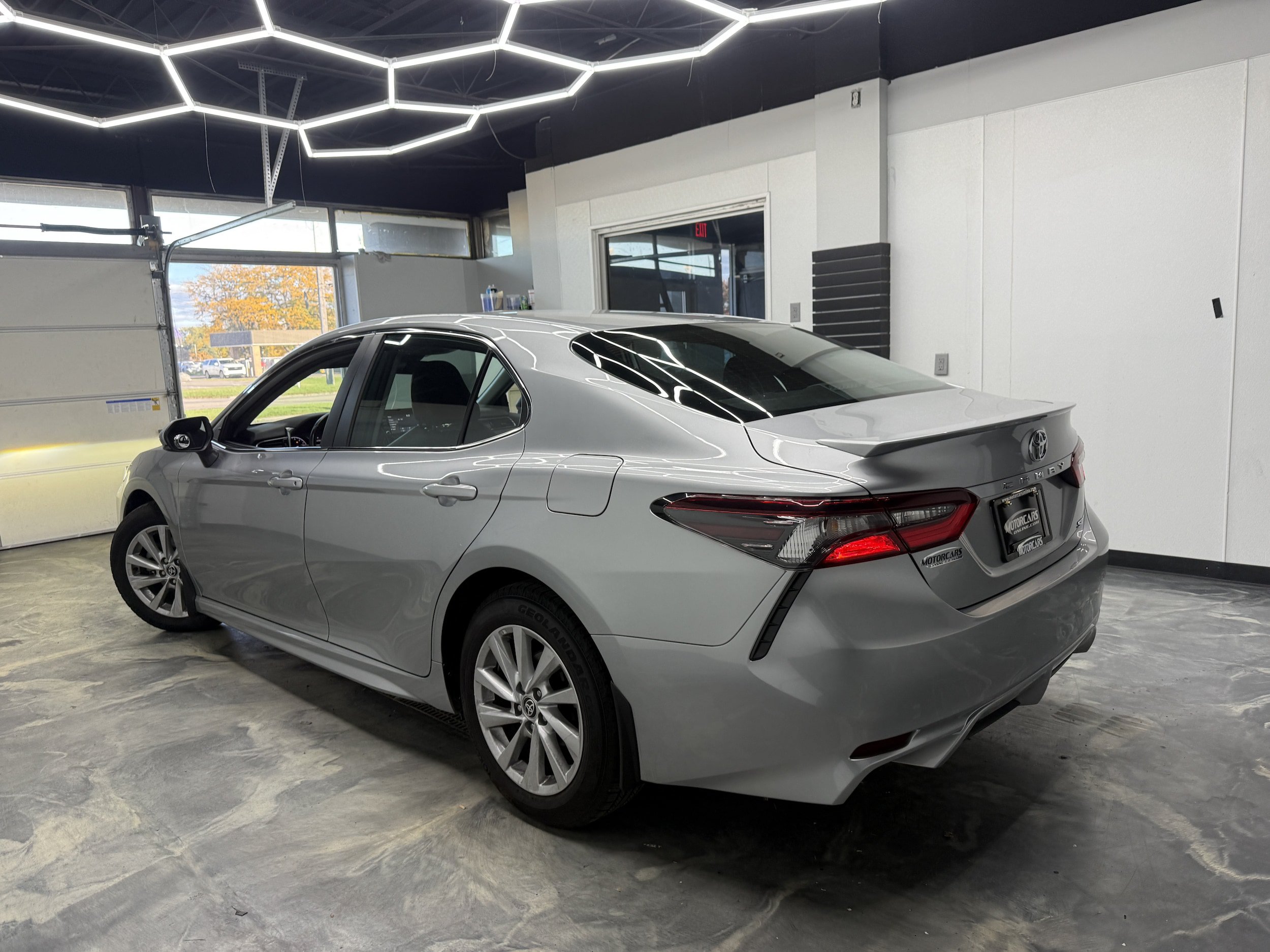 Used 2023 Toyota Camry SE SE Auto