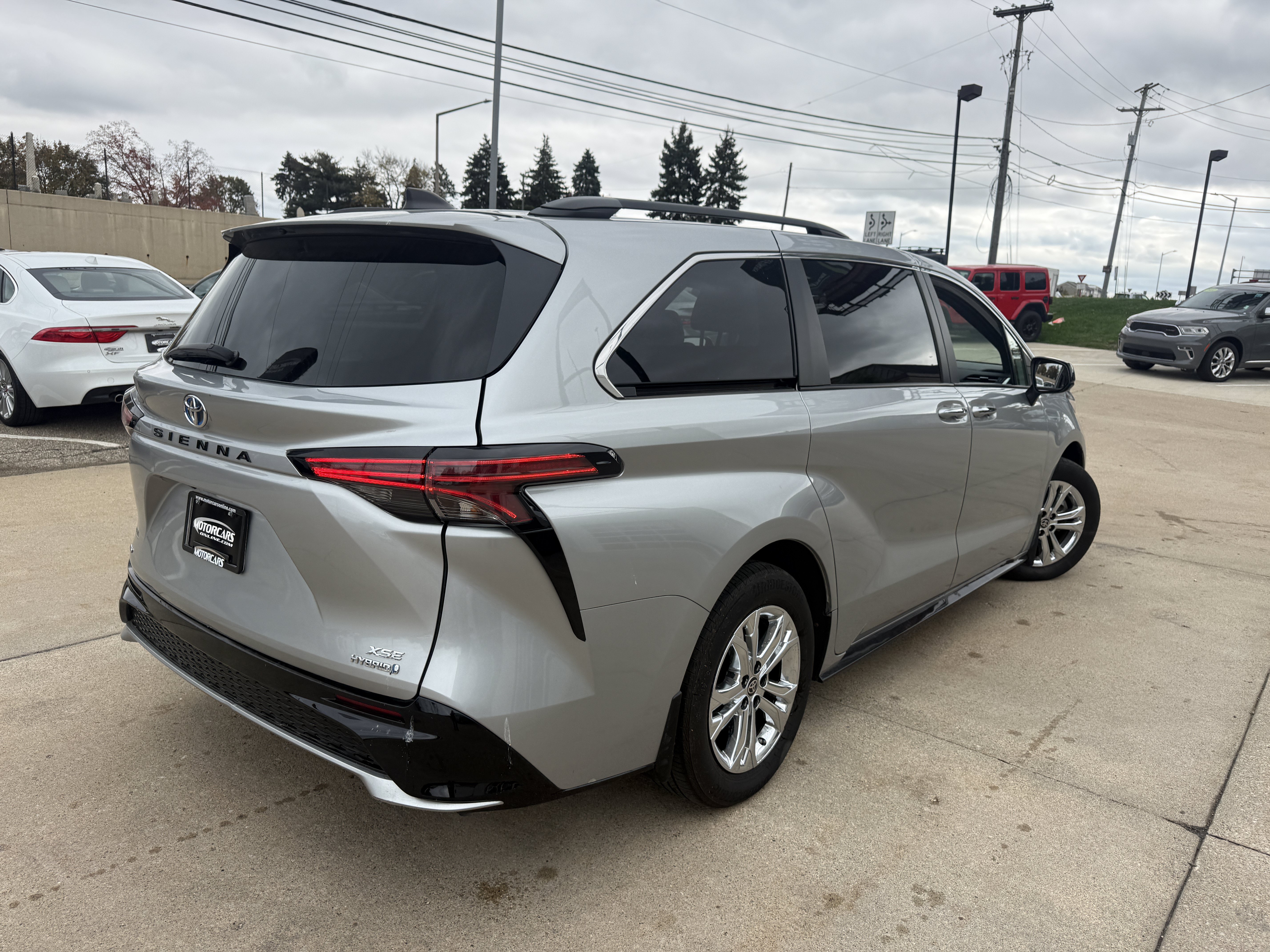 Used 2023 Toyota Sienna LE LE AWD 8-Passenger
