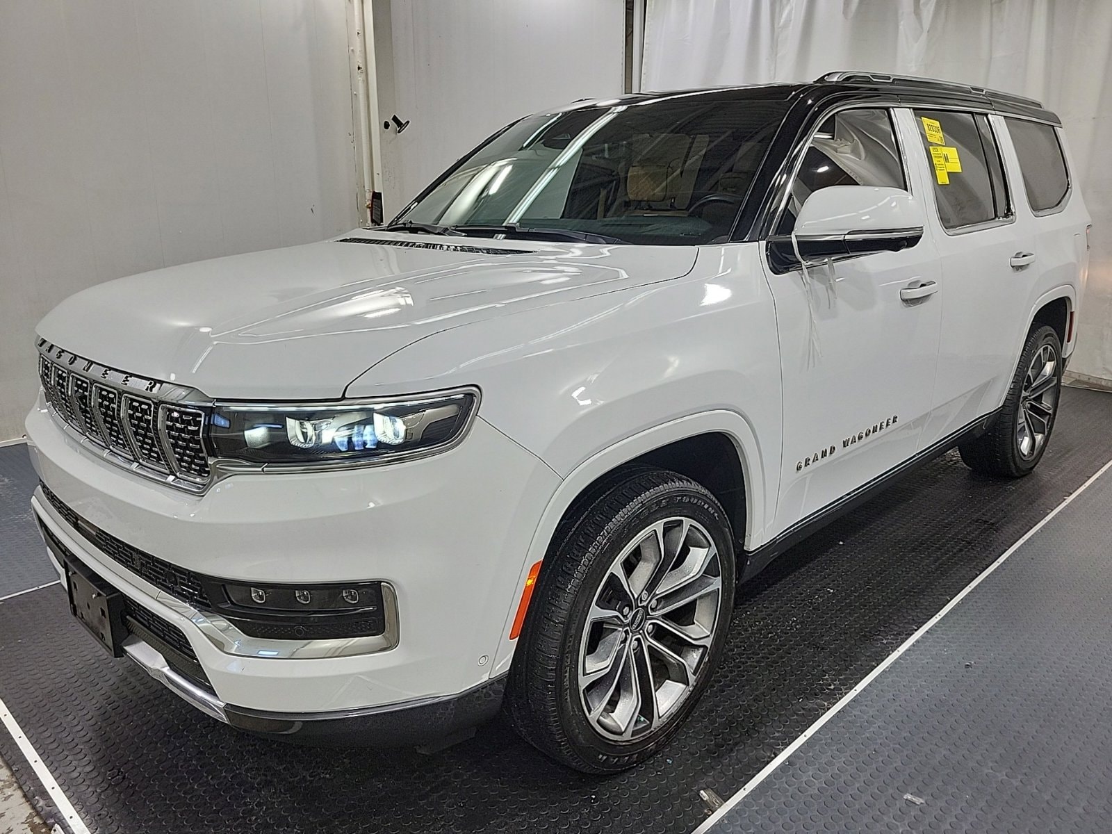 2022 Jeep Grand Wagoneer Series III 4WD