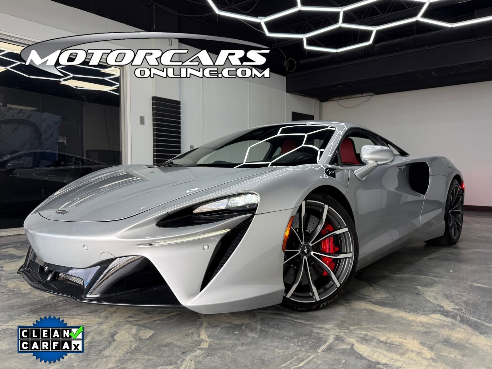 Silver 2023 McLaren Artura RWD Coupe Rear-Wheel Drive 8-Speed Automatic