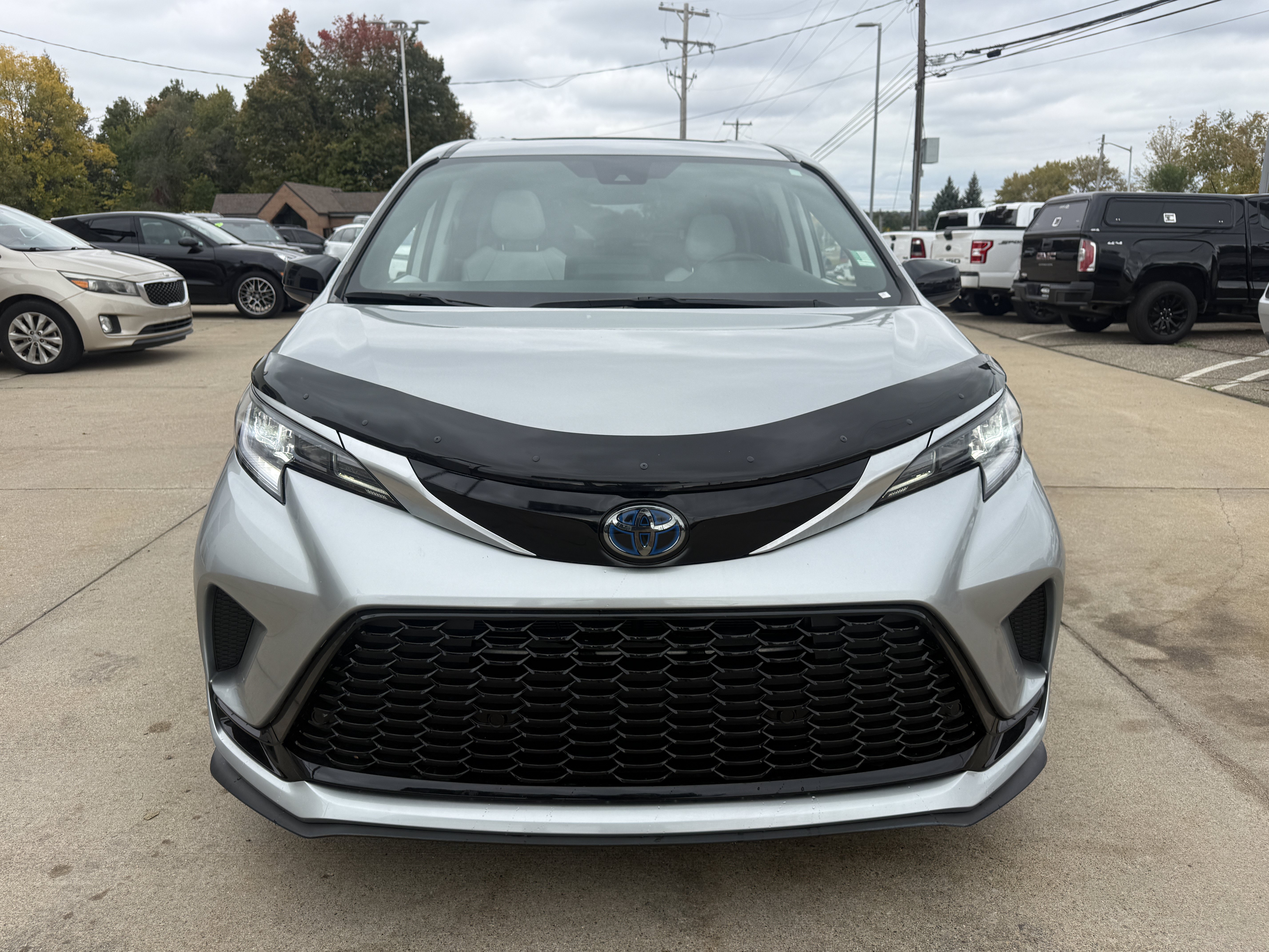 Used 2023 Toyota Sienna LE LE AWD 8-Passenger