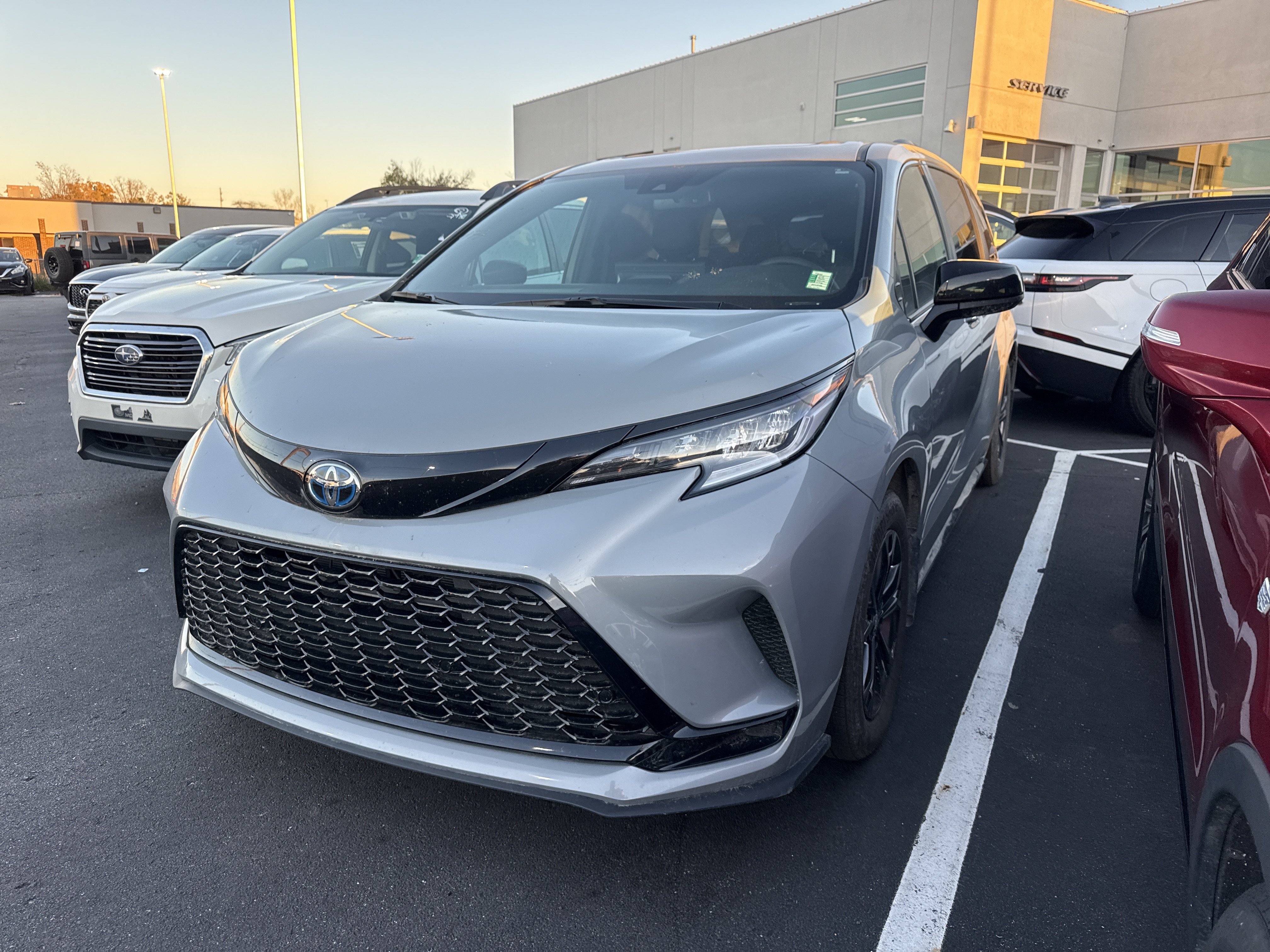 2025 Toyota Sienna XSE Van Passenger Van
