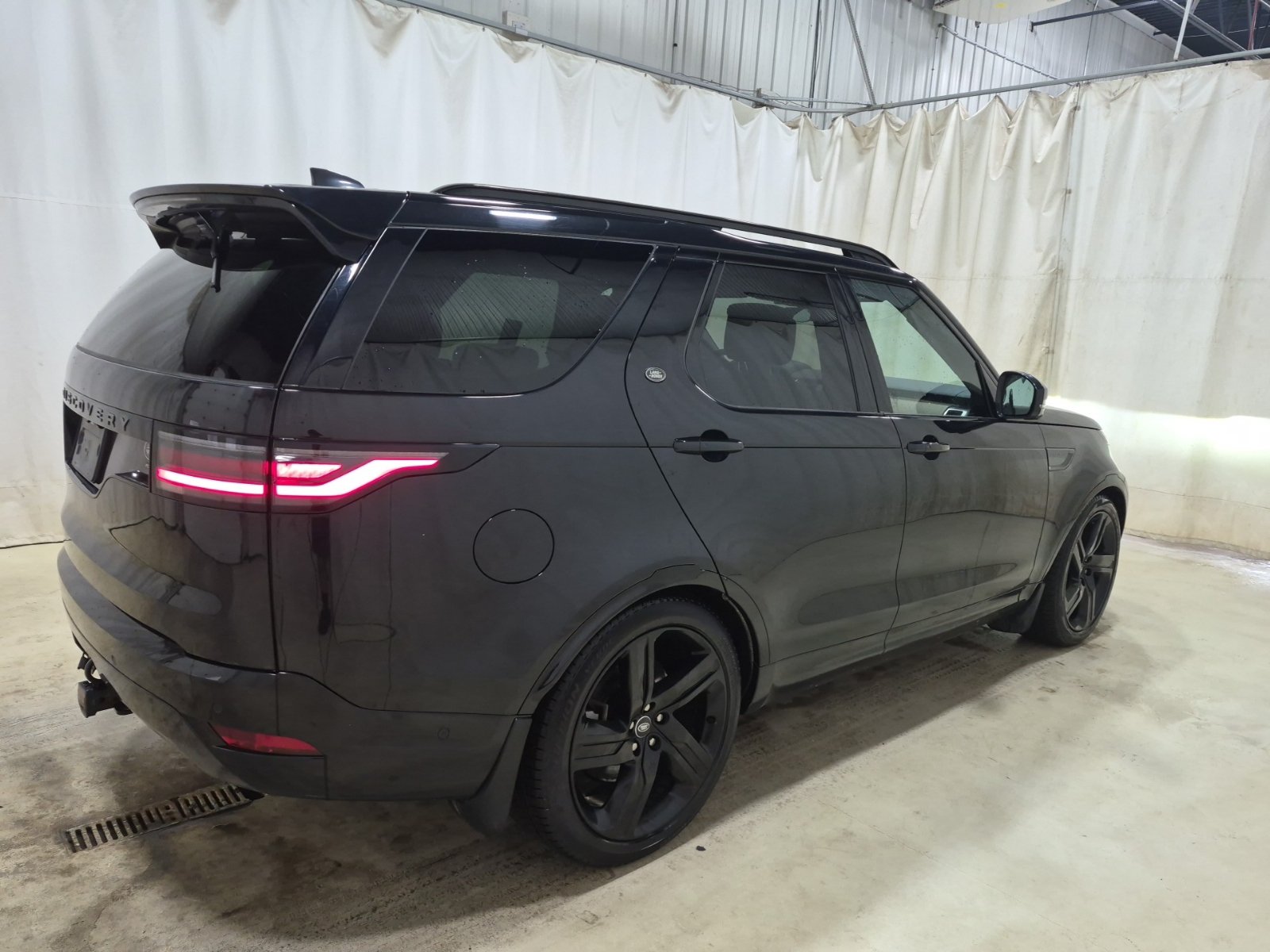 Used 2023 Land Rover Discovery HSE R-Dynamic SUV