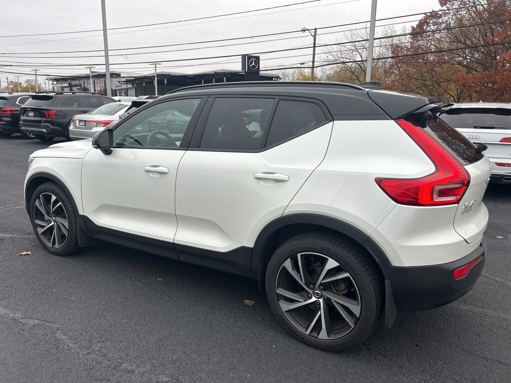 Used 2022 Volvo XC40 R-Design SUV