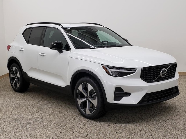 2026 Volvo XC40 B5 Core AWD SUV for sale near Cleveland, OH