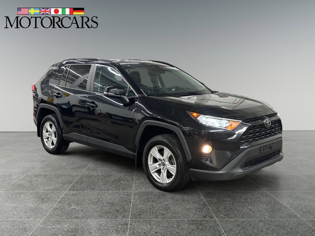2020 Toyota RAV4 XLE