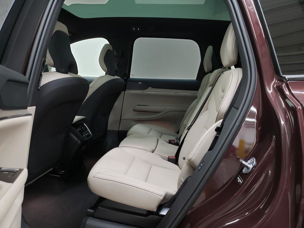 2025 Volvo EX90 Ultra - Photo 8