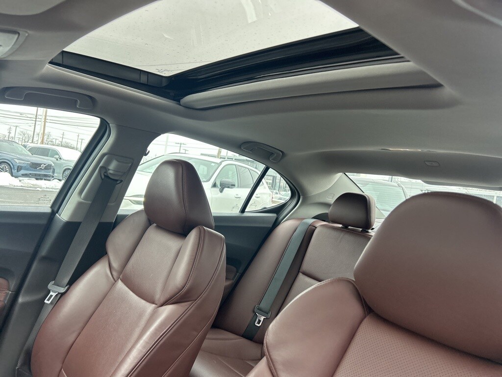 Used 2017 Acura TLX 3.5L V6 Sedan