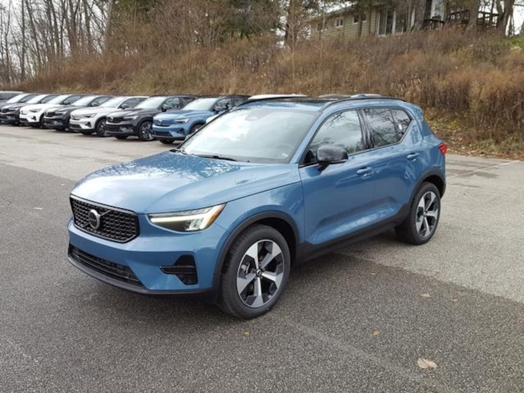 New 2024 Volvo XC40 for sale in Bedford, OH Near Cleveland