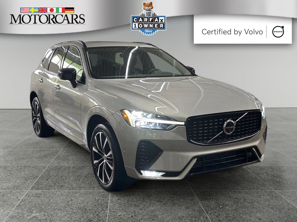 2023 Volvo XC60 B5 Plus Dark Theme AWD's photo