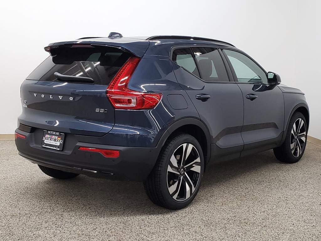 New 2026 Volvo XC40 B5 Ultra SUV