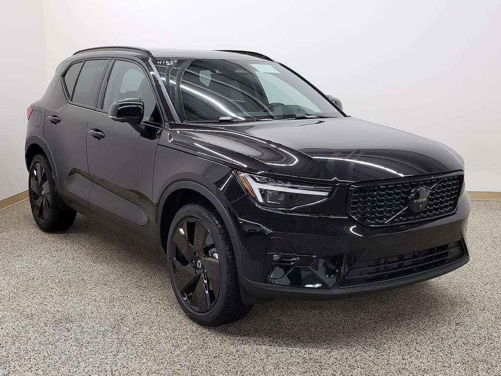 2026 Volvo XC40 Ultra Black Edition's photo