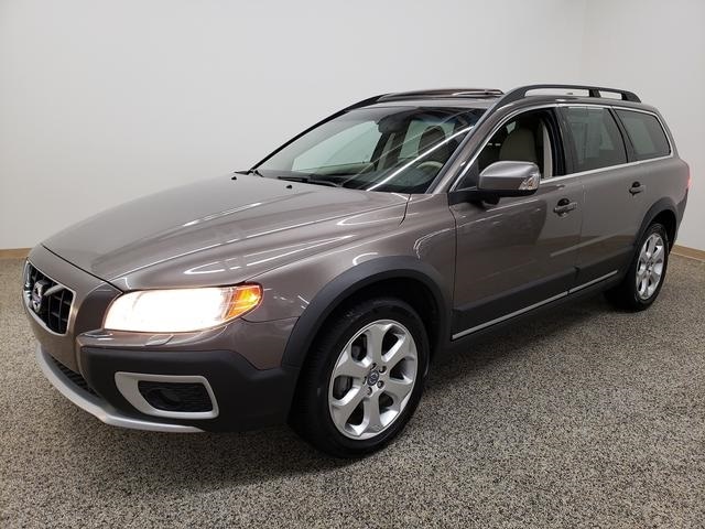 Used 2011 Volvo XC70 T6 with VIN YV4902BZ5B1101463 for sale in Bedford, OH