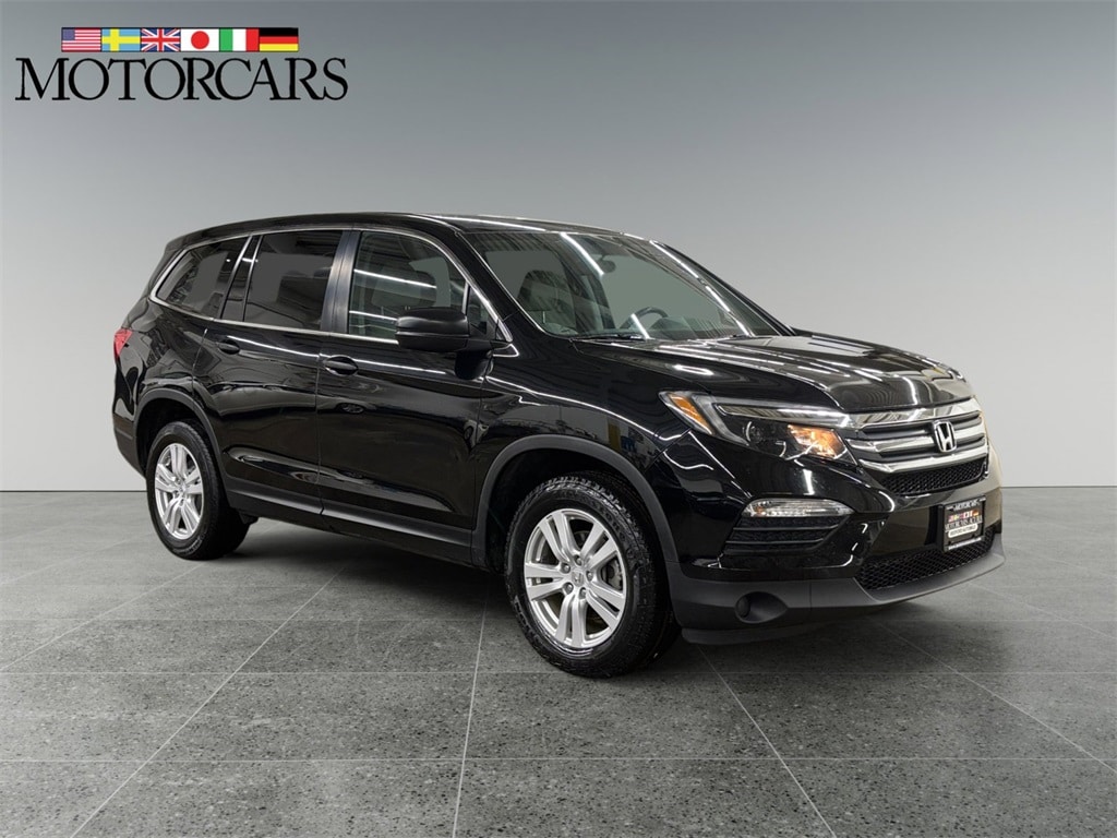 2018 Honda Pilot LX's photo