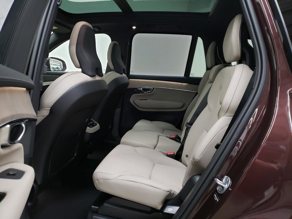 2026 Volvo XC90 Plus - Photo 8