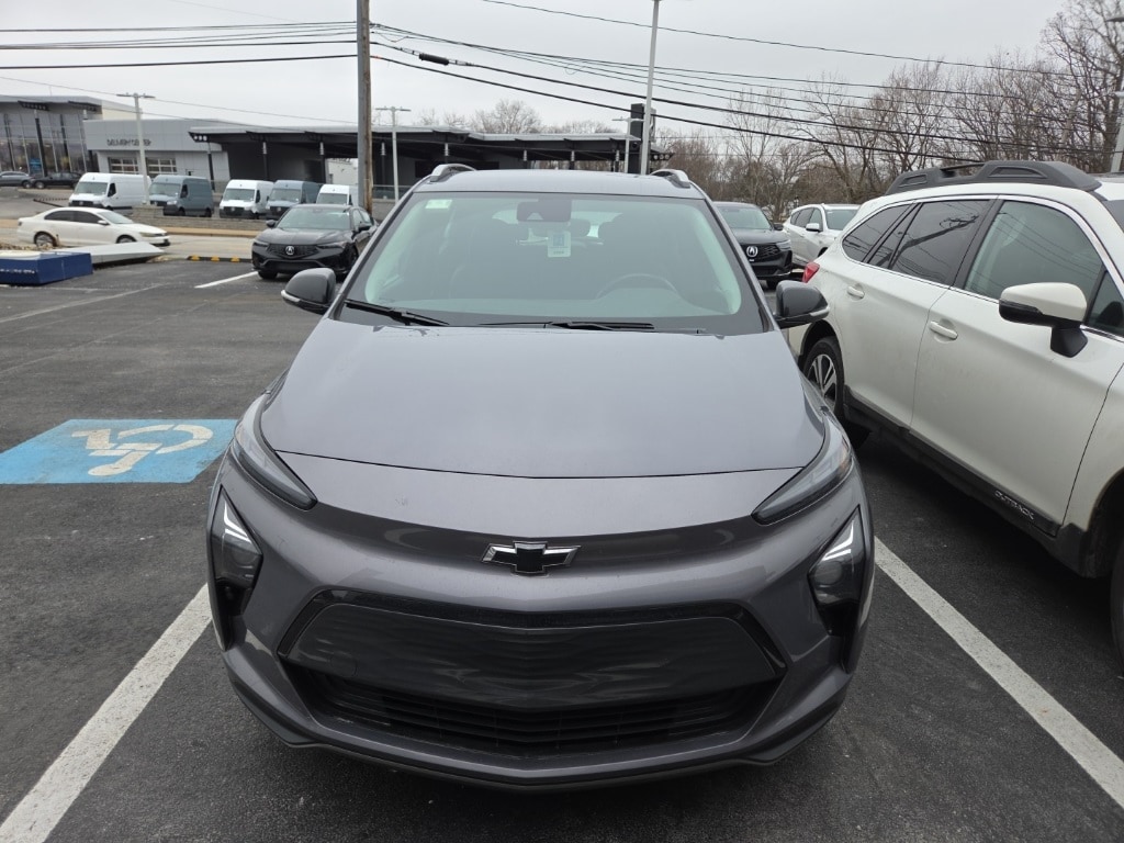 Used 2023 Chevrolet Bolt EUV LT with VIN 1G1FY6S03P4190536 for sale in Bedford, OH