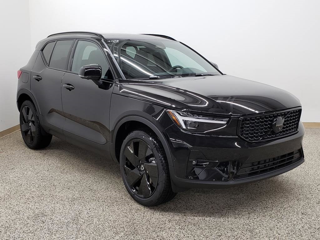 2026 Volvo XC40 Ultra Black Edition's photo