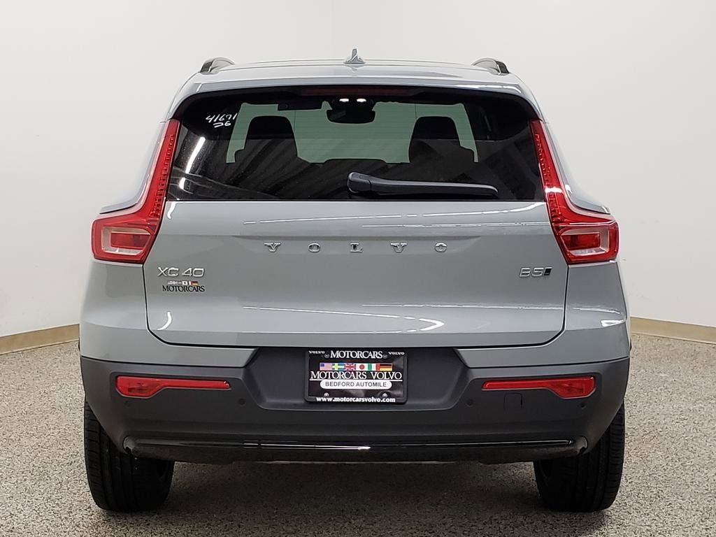 New 2026 Volvo XC40 B5 Plus SUV