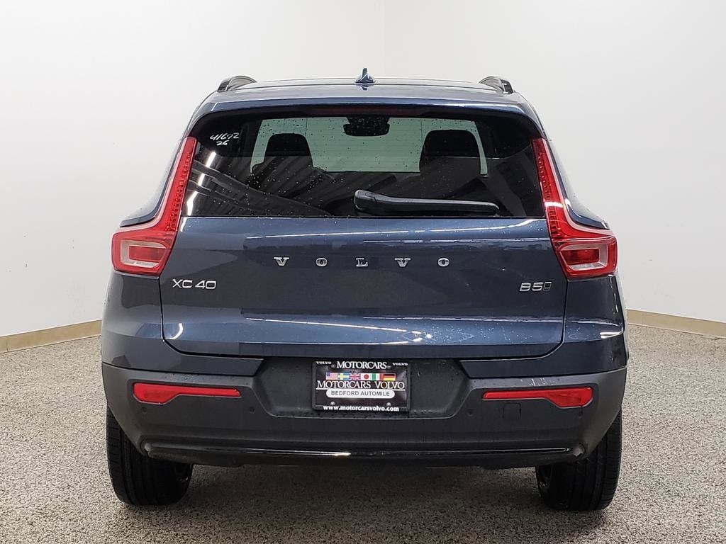 New 2026 Volvo XC40 B5 Core SUV