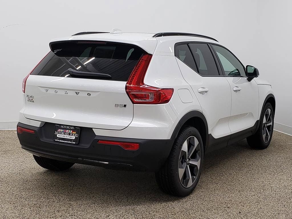 New 2026 Volvo XC40 B5 Plus SUV