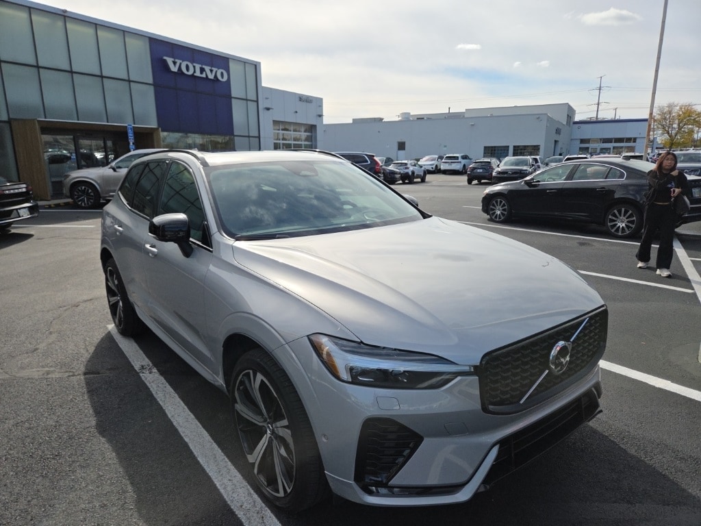 Certified 2022 Volvo XC60 B6 R-Design SUV