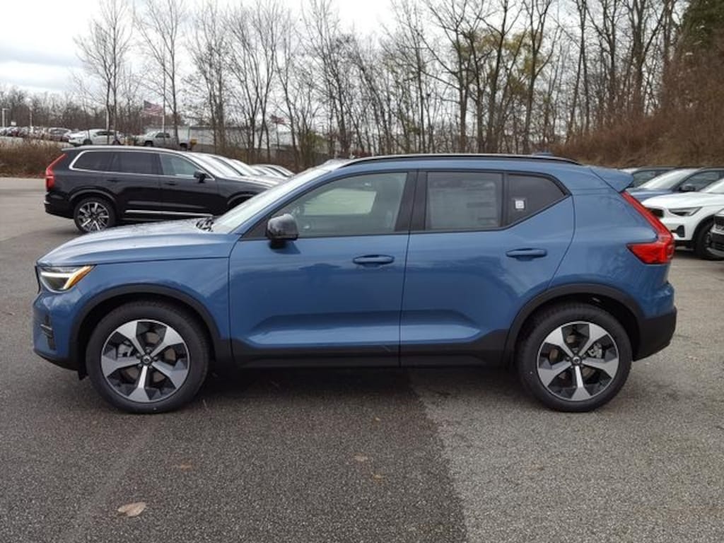 New 2024 Volvo XC40 for sale in Bedford, OH Near Cleveland