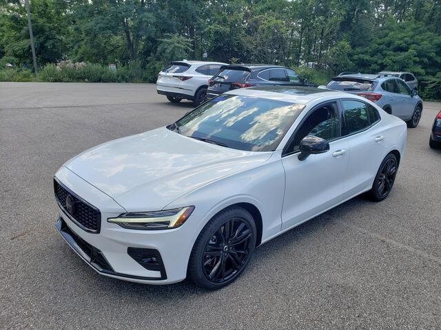 2024 Volvo S60 B5 Plus Black Edition FWD sedan for sale near Cleveland, OH