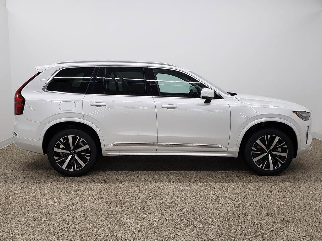 New 2026 Volvo XC90 B5 Core SUV