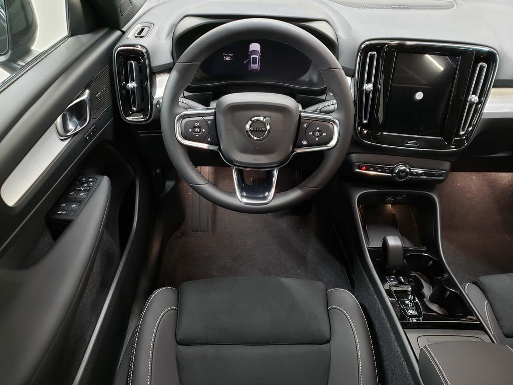 2026 Volvo XC40 Ultra Black Edition - Photo 10