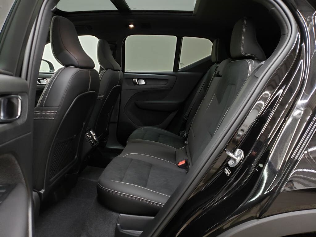 2026 Volvo XC40 Ultra Black Edition - Photo 8