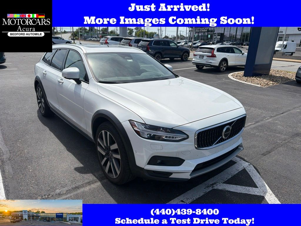 2022 Volvo V90 Cross Country B6 AWD's photo