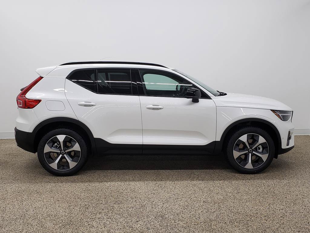 New 2026 Volvo XC40 B5 Plus SUV