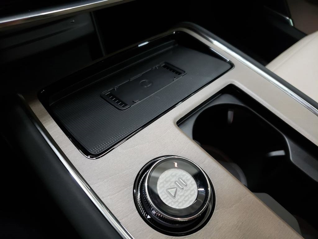 2025 Volvo EX90 Ultra - Photo 11
