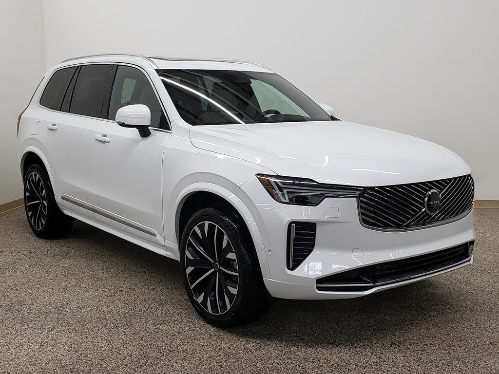 2026 Volvo XC90 Plus's photo