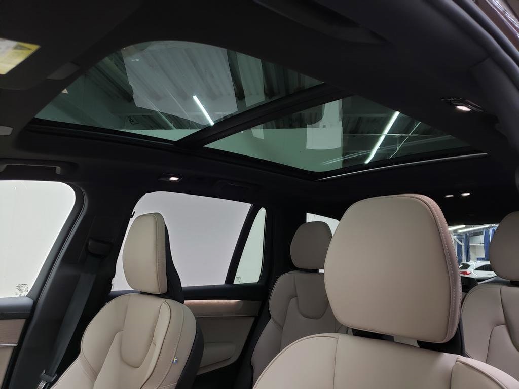 2026 Volvo XC90 Plus - Photo 7