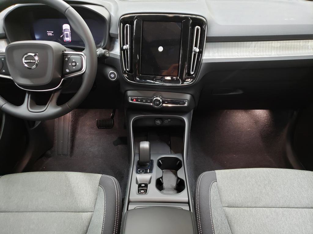 2026 Volvo XC40 Core - Photo 9