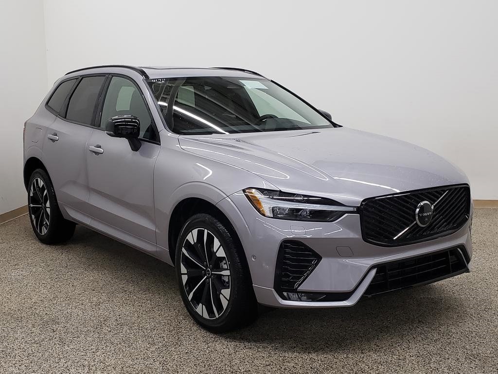 2026 Volvo XC60 Plus's photo