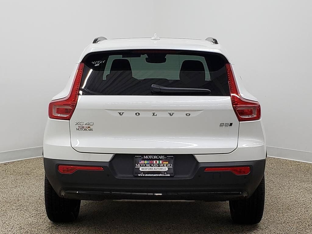New 2026 Volvo XC40 B5 Plus SUV